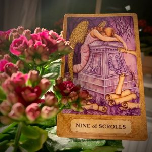 Tarot Nine of scrolls